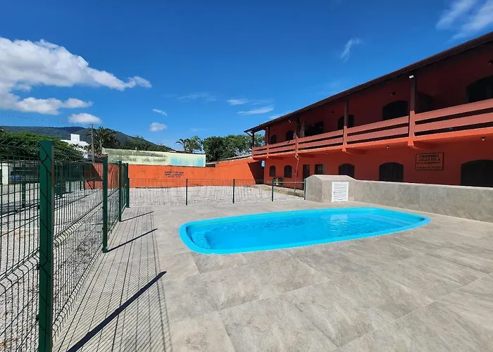 0001.06 - Maranduba - Apto - 2 Dormitório-Ar condicionado - 8 Pessoas - 2 Quadras Do Mar - Piscina - Wi-Fi (Excursão 96 Pessoas)